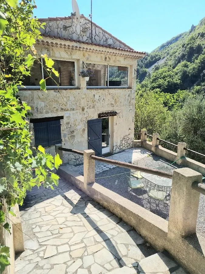 Appartement 3 Pieces Dans Maison Individuelle Entre Mer Et Montagnes Bouyon